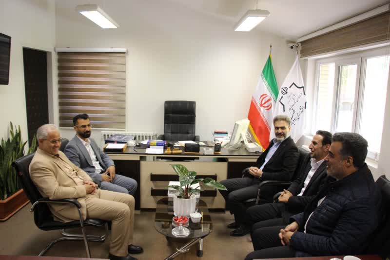دیدار دهیار و شورای روستای آبنیک با بخشدار رودبارقصران